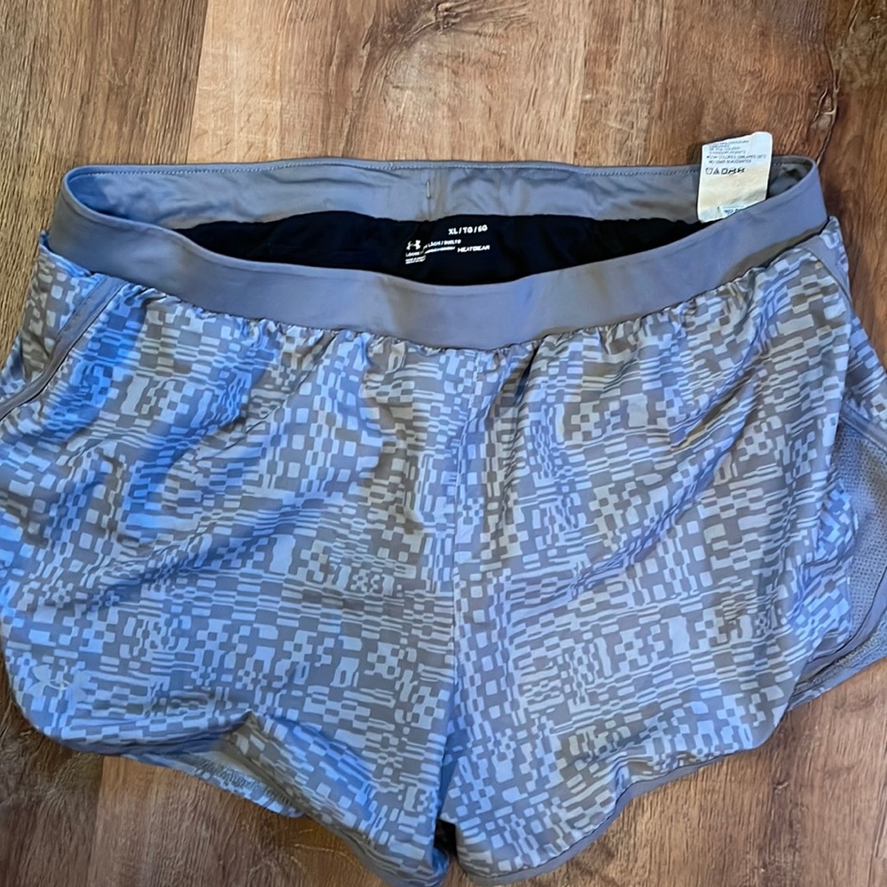 Under Armour active shorts size XL